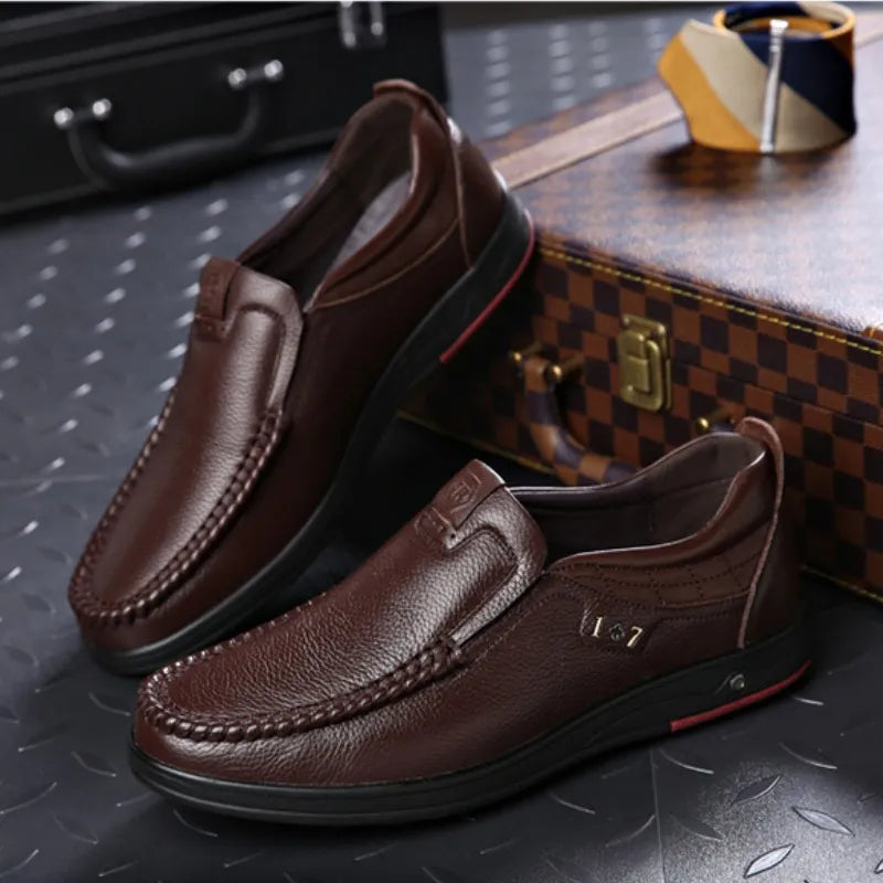 Men's Relaxed Fit Comfortable Lightweight Breathable Arch Support Cushioned Walking Shoes