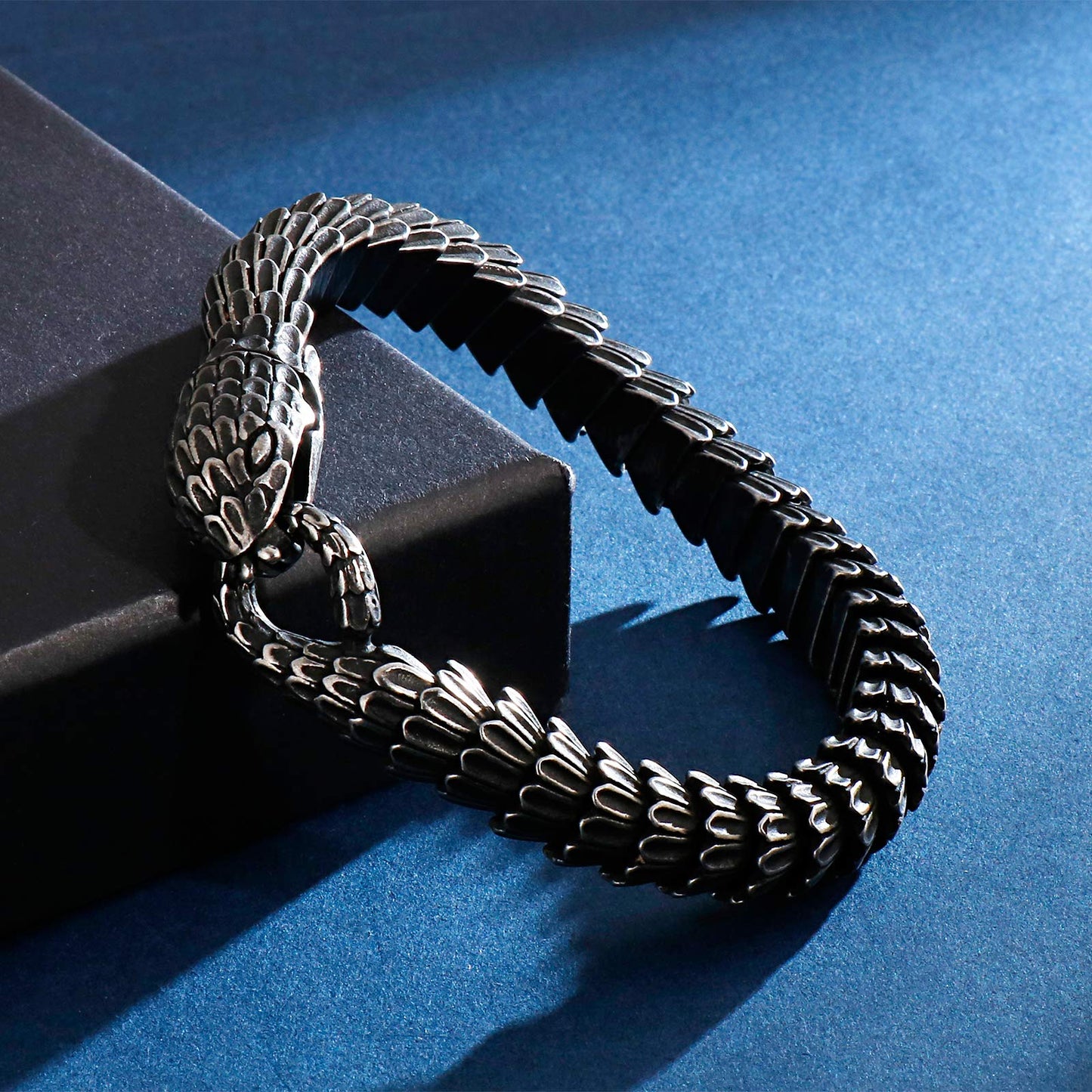 💸The Key to Limitless Wealth - Shadow Scale Eagle Head Bracelet🦅
