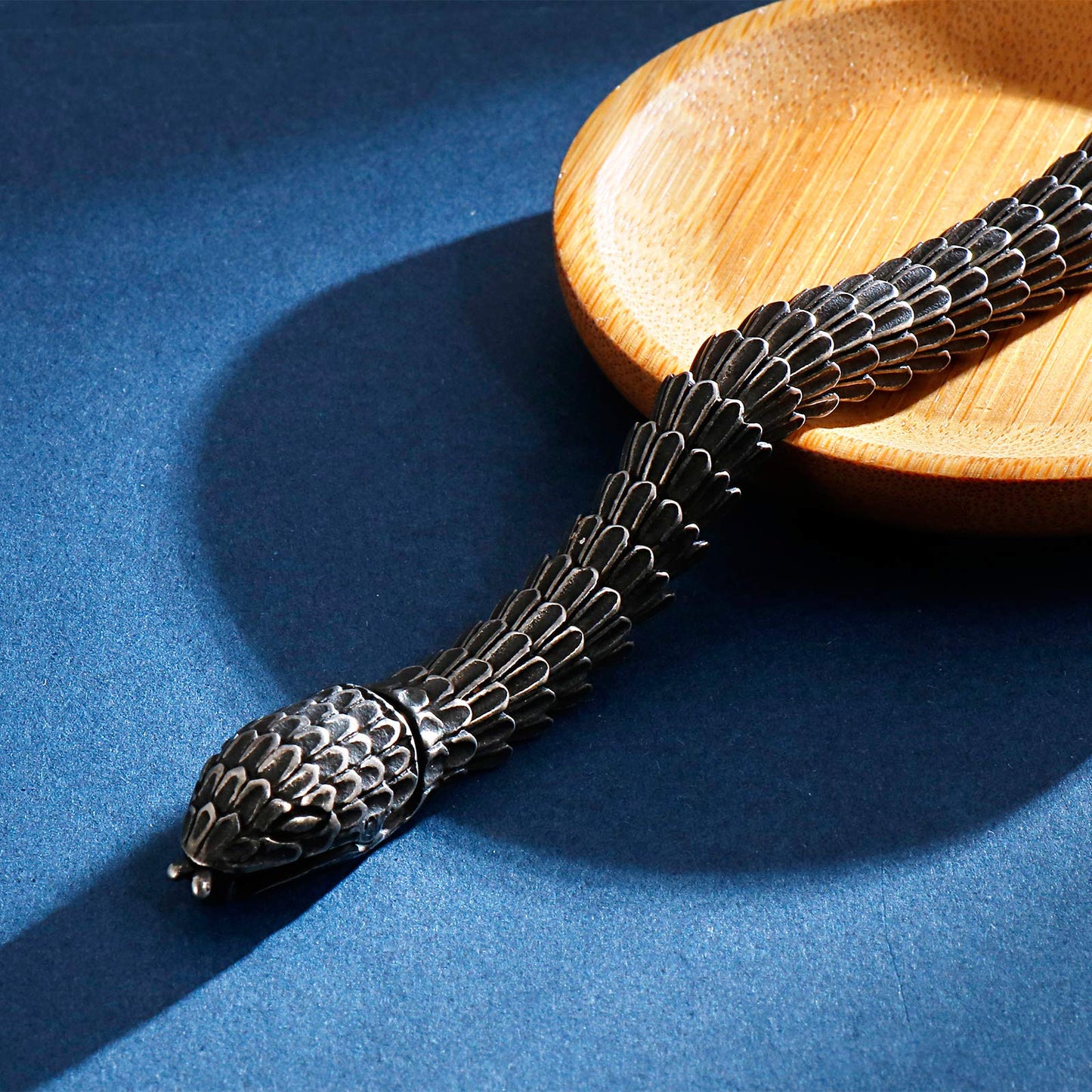 💸The Key to Limitless Wealth - Shadow Scale Eagle Head Bracelet🦅