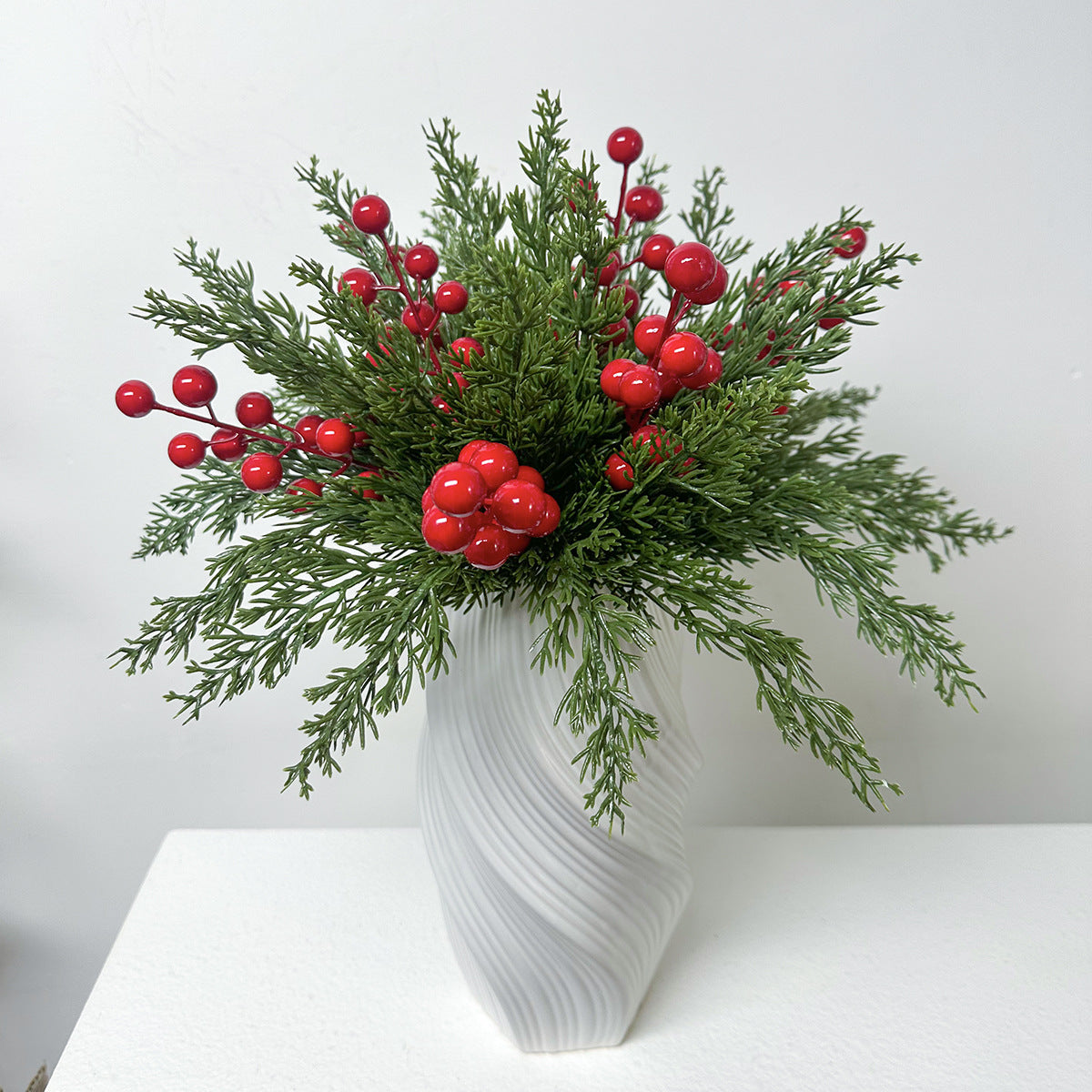 🔥Only $7.99🔥The Best Holiday Greenery - Realistic Norfolk Pine Stems